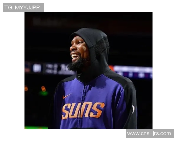 杜兰特在对阵鹈鹕比赛中拳击对手被判一级恶犯引发热议